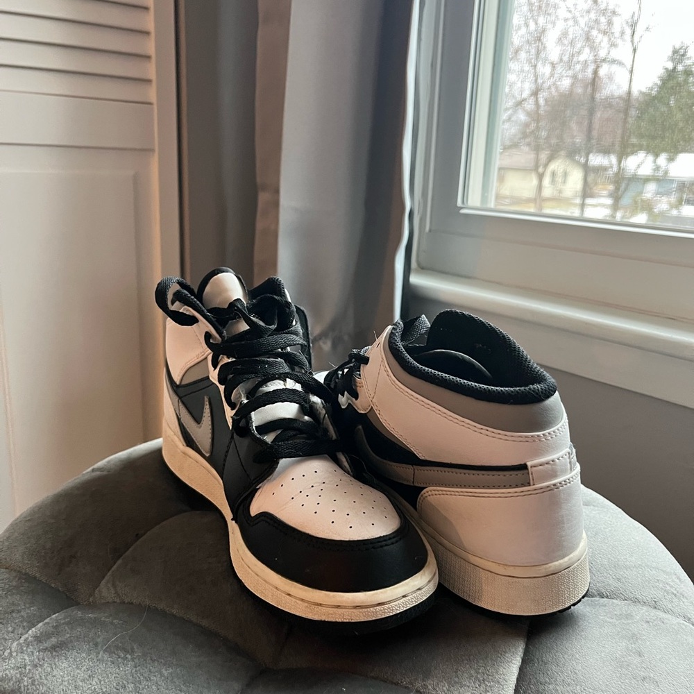 Nike jordans